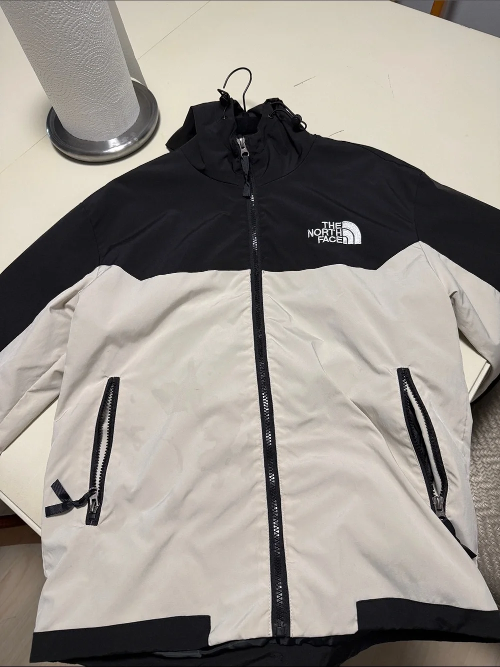 The North Face Men's Black & Cream Two-Tone Raincoat